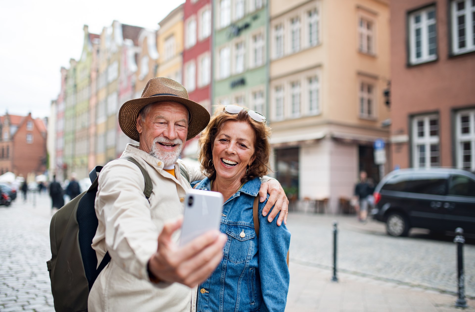 What are the benefits of wearing compression when you travel?